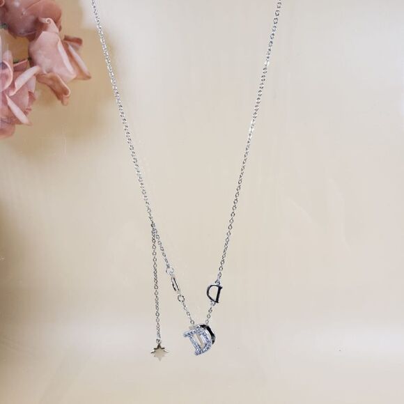 Brand New Silver Rhinestone Letter D Necklace - Picture 3 of 6